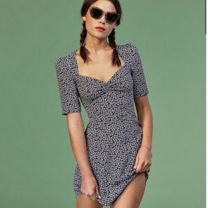 Excellent used condition, worn once, washed according to instructions.